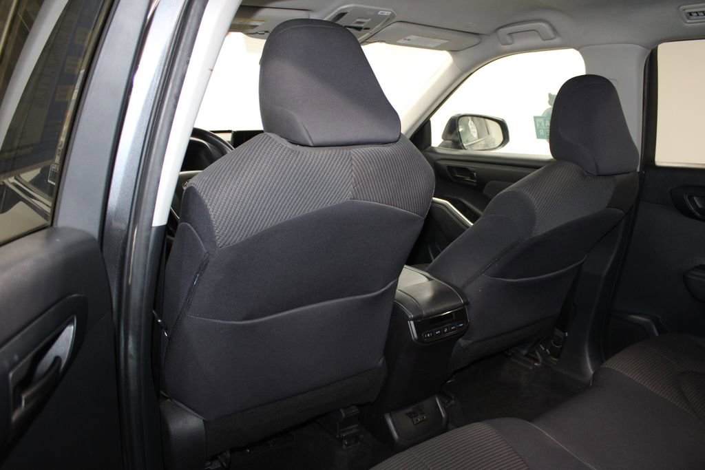 Used 2023 Toyota Highlander L image 21