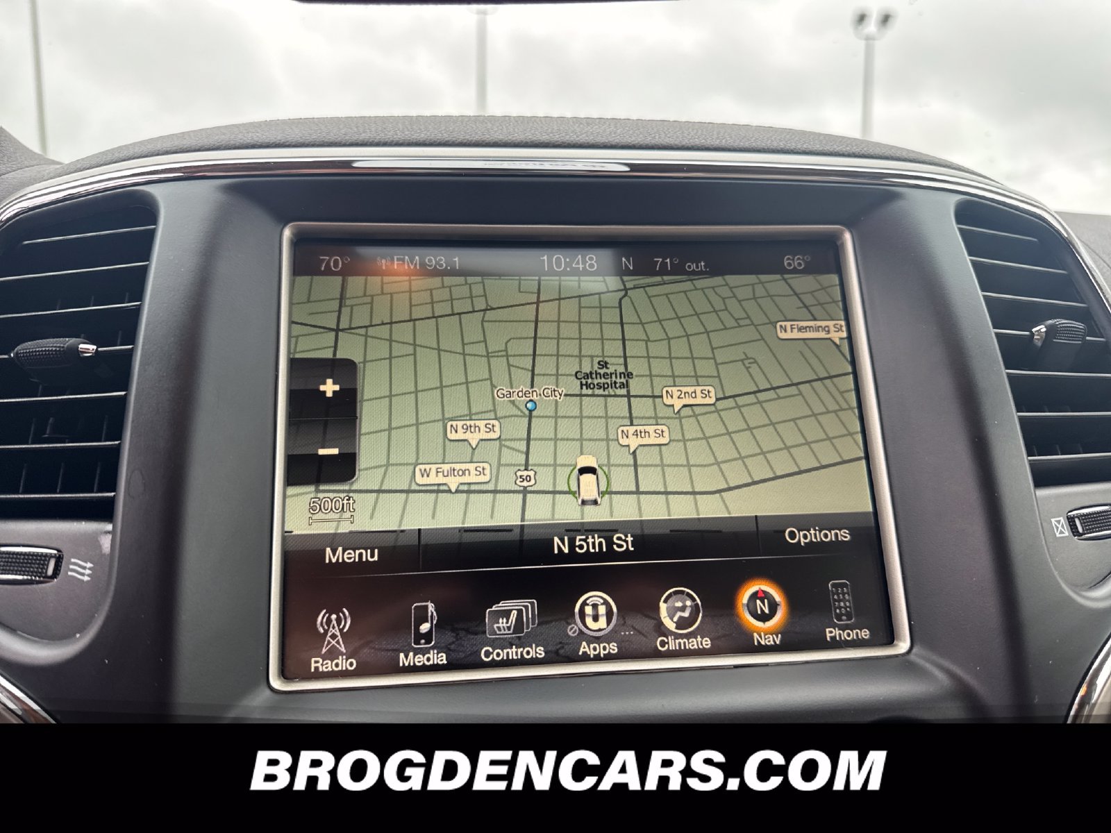 Used 2017 Jeep Grand Cherokee Overland AWD/4WD image 7