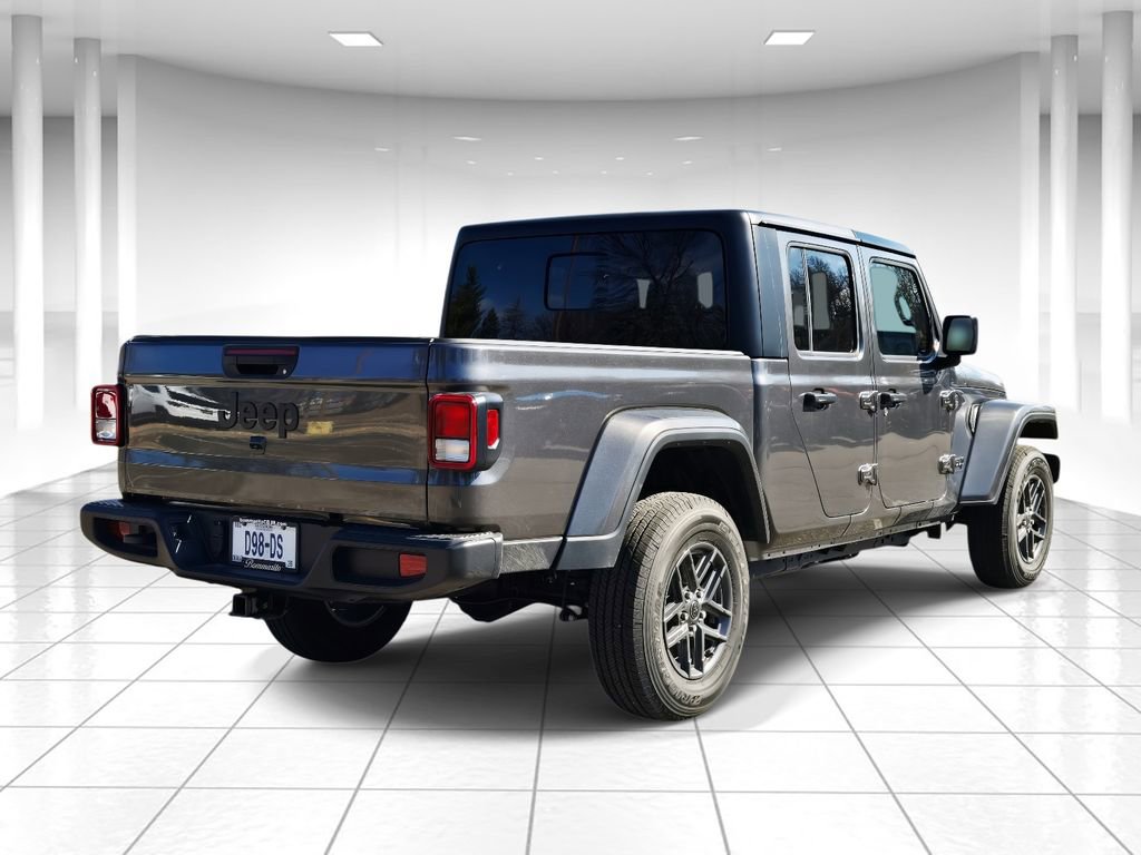 Certified 2025 Jeep Gladiator Sport AWD/4WD image 3