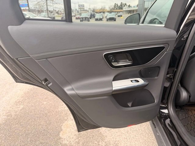 Used 2023 Mercedes-Benz GLC 300 4MATIC image 7