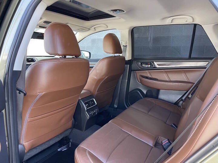 Used 2019 Subaru Outback 3.6R Touring w/ Popular Package #3A AWD/4WD image 12