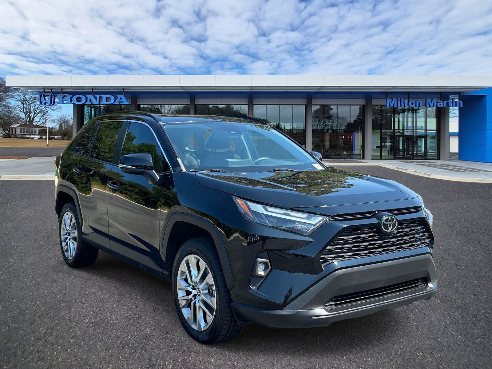 Used 2023 Toyota RAV4 XLE Premium