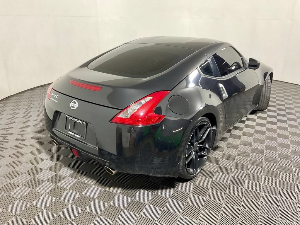 Used 2014 Nissan 370Z Coupe RWD image 15