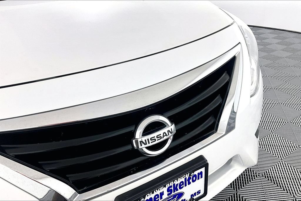 Used 2019 Nissan Versa SV FWD image 29