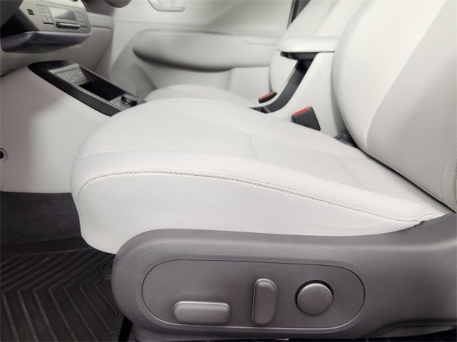 Certified 2025 Hyundai Kona SEL image 11