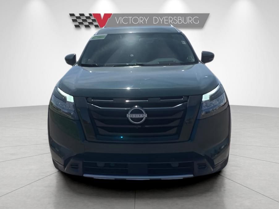 Used 2025 Nissan Pathfinder Platinum w/ Black Appearance Package image 3