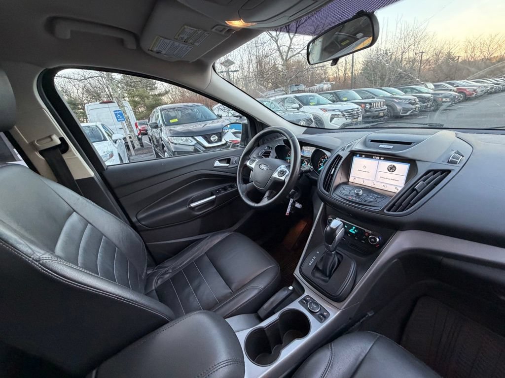 Used 2016 Ford Escape SE w/ SE Leather Comfort Package FWD image 25