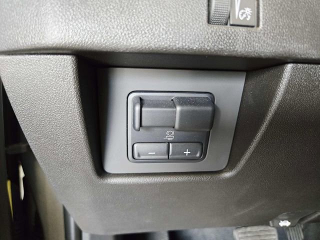 Used 2024 Chevrolet Colorado Z71 w/ Z71 Convenience Package 2 image 30