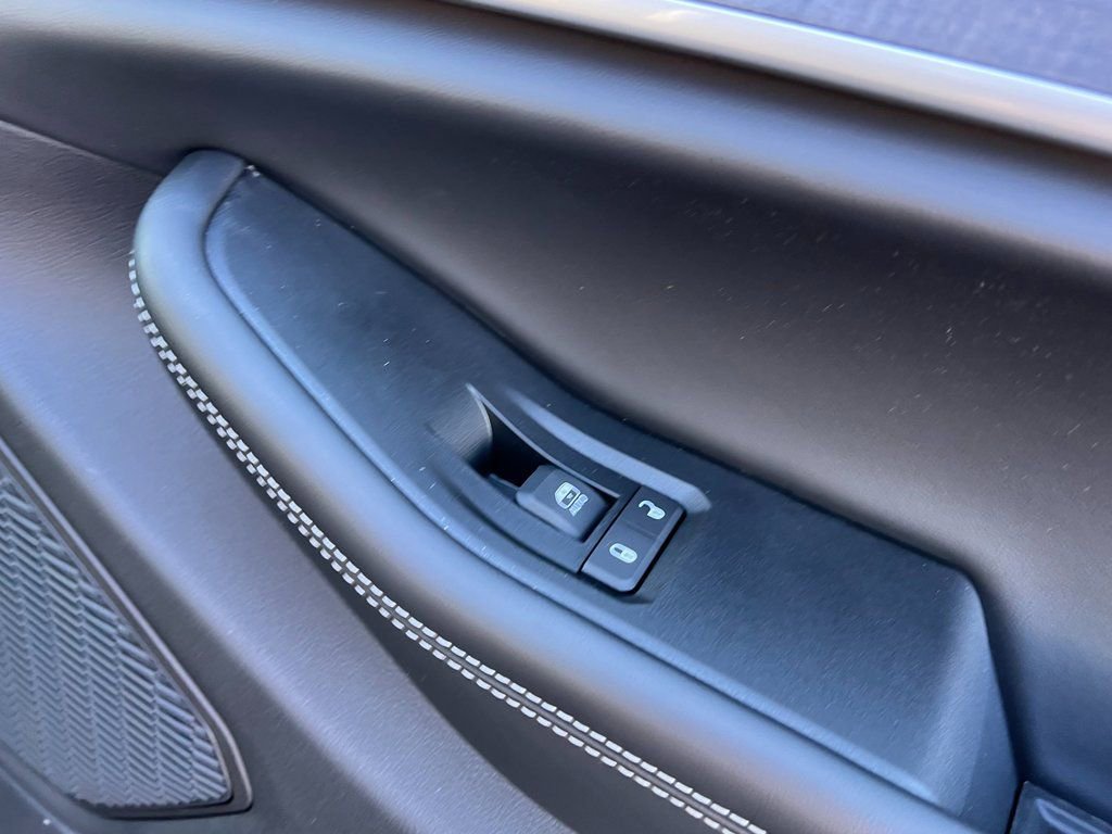 New 2025 Jeep Grand Cherokee L Limited w/ Black Appearance Package image 14