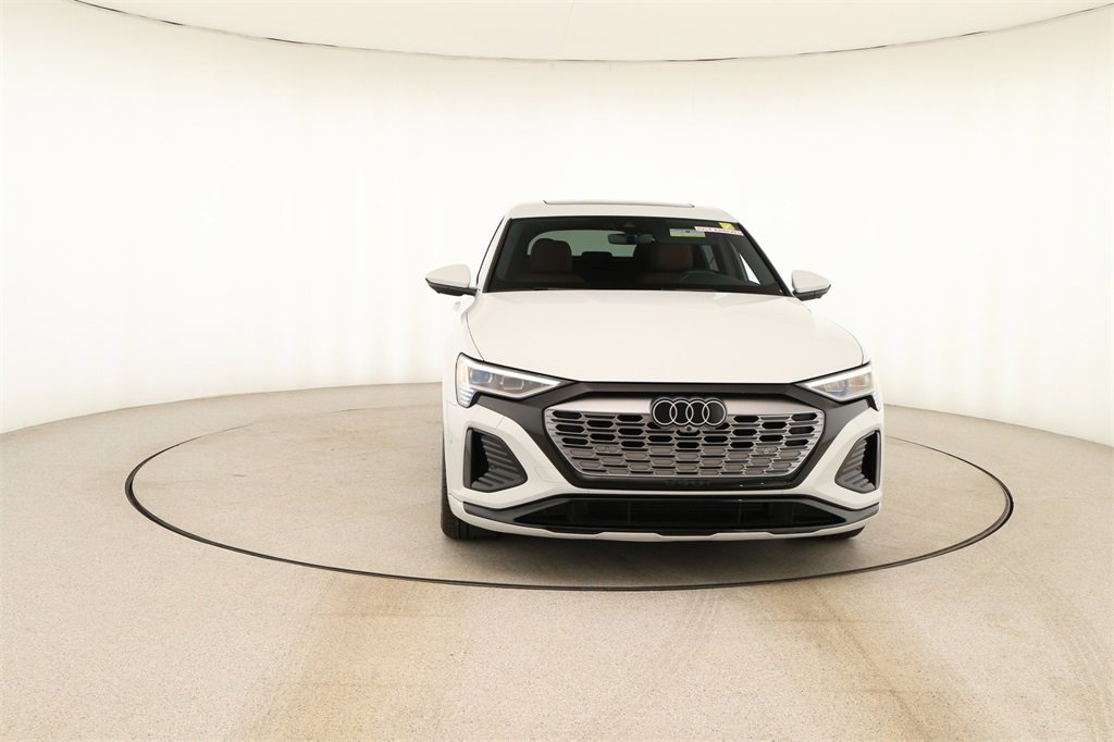 Used 2024 Audi Q8 e-tron Premium Plus w/ Premium Plus Package image 11