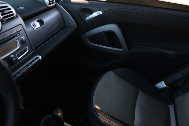 Used 2009 smart fortwo pure image 20