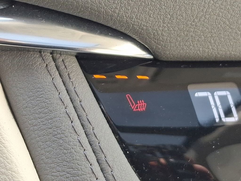 Certified 2021 Cadillac XT5 Premium Luxury image 28