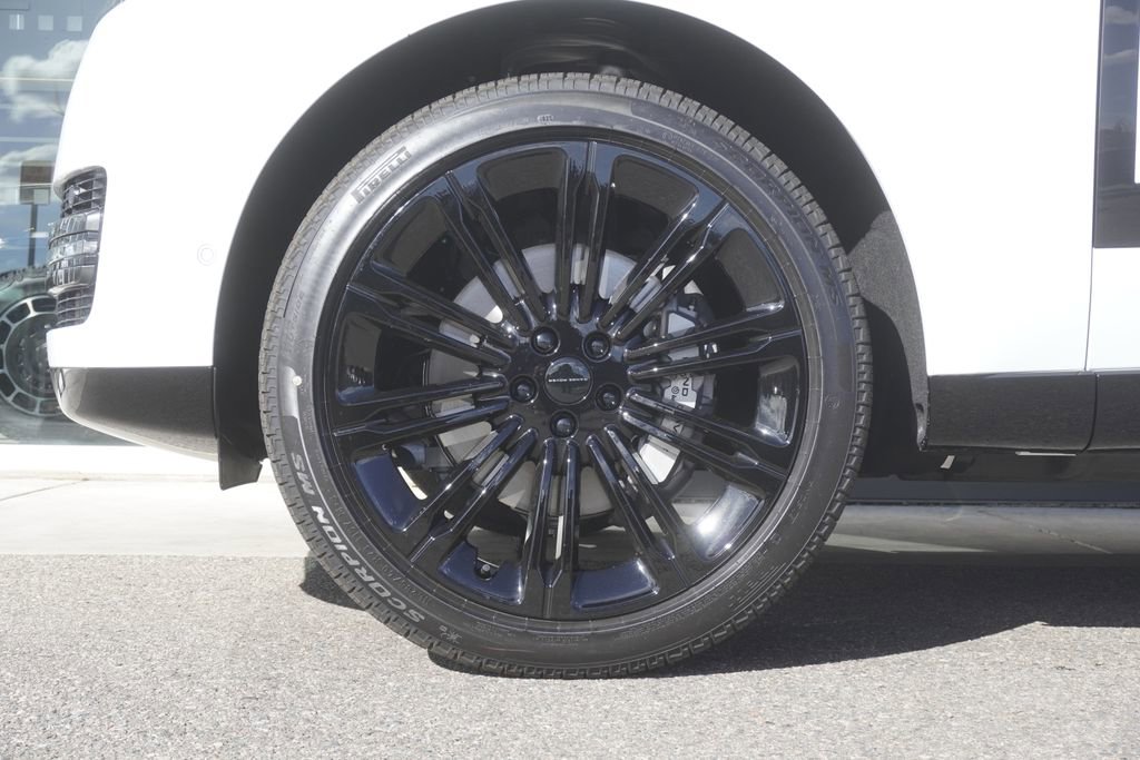 New 2026 Land Rover Range Rover Long Wheelbase SE image 32