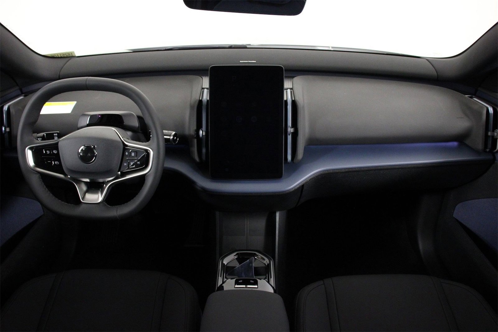 New 2025 Volvo EX30 Plus w/ Protection Package Premier image 5