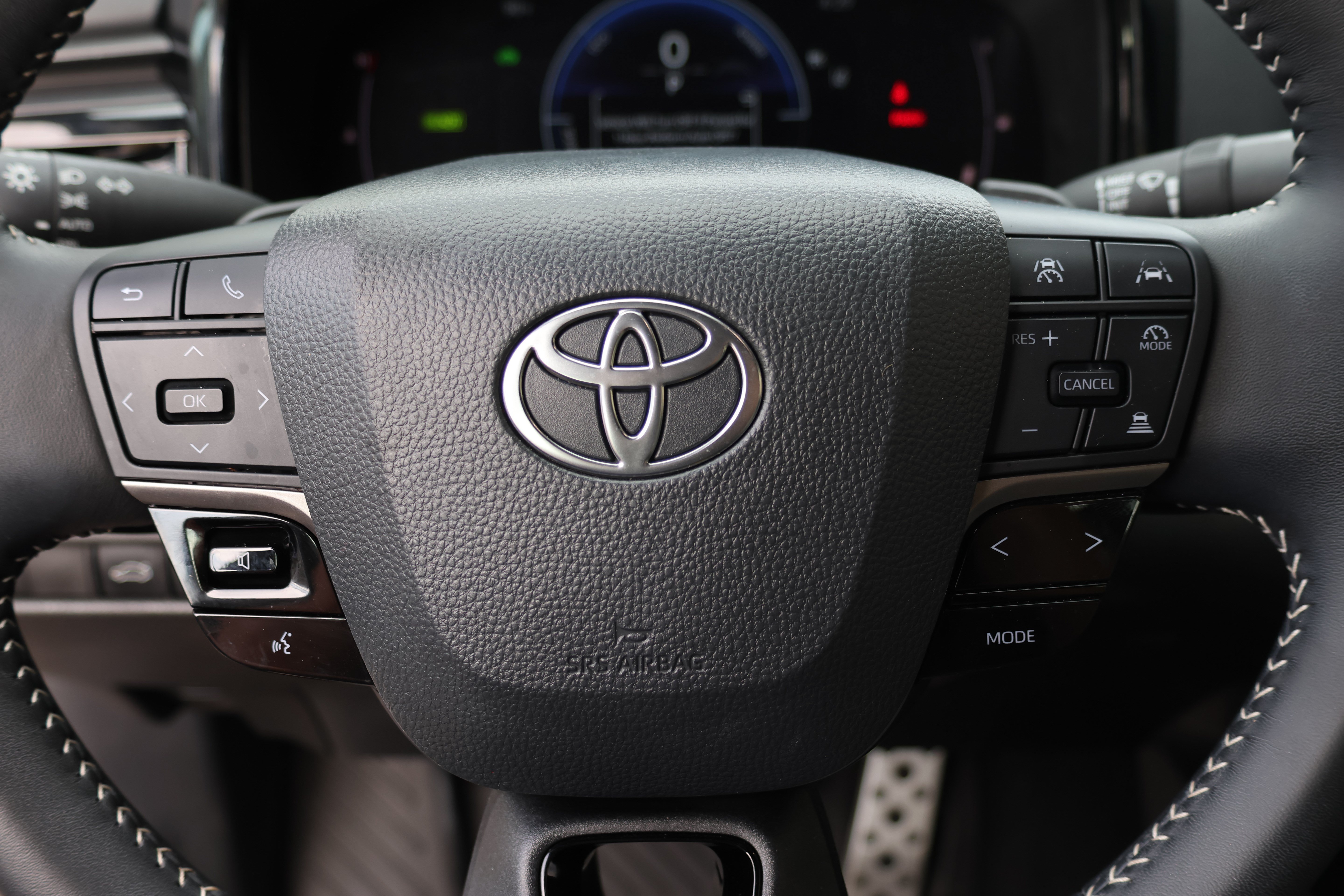 Certified 2025 Toyota Camry SE FWD image 25