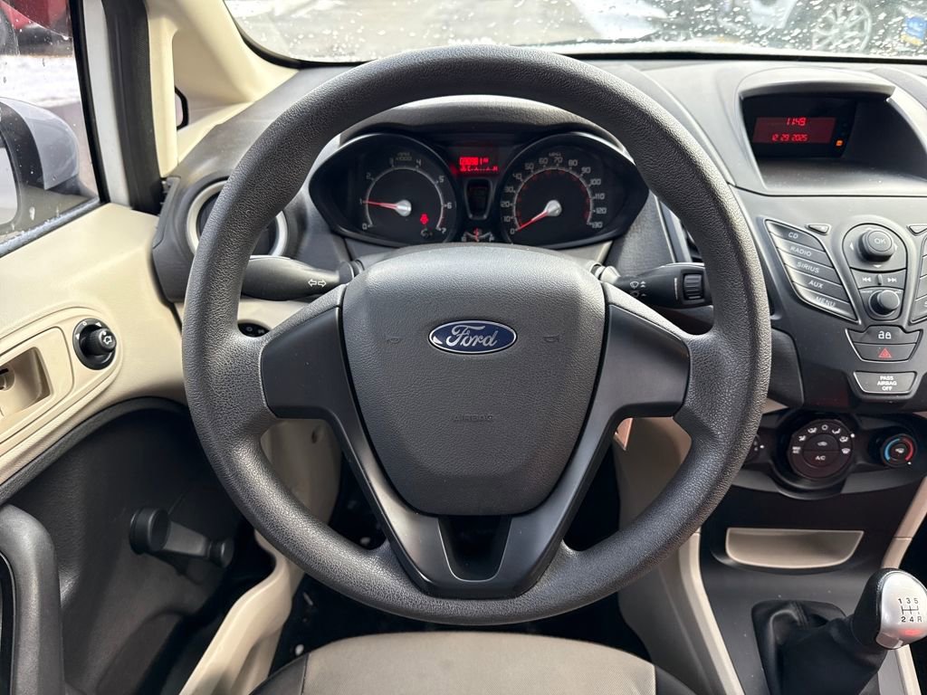 Used 2013 Ford Fiesta S image 9