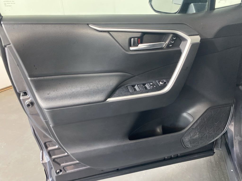 Used 2021 Toyota RAV4 XLE Premium AWD/4WD image 24