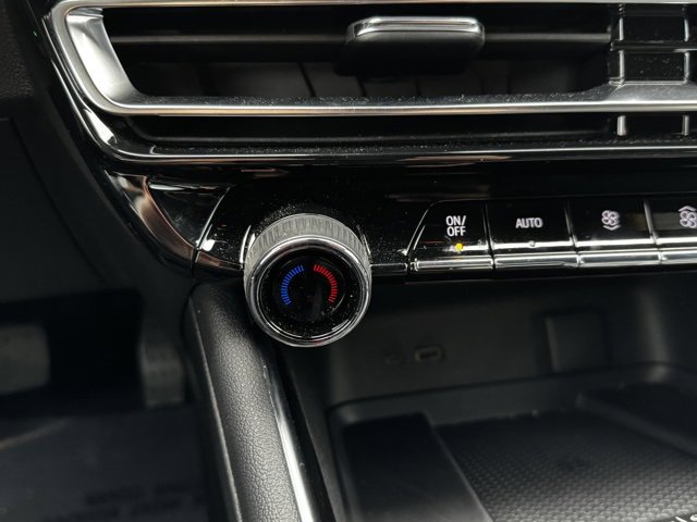 Used 2025 Chevrolet Traverse Z71 w/ Driver Confidence Package image 13