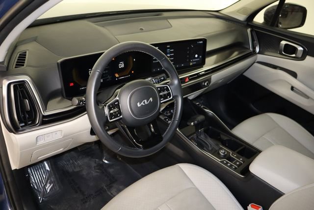 Used 2025 Kia Sorento EX image 28