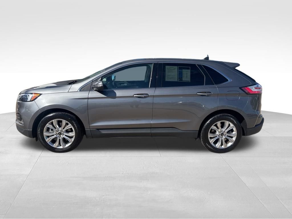 Used 2024 Ford Edge Titanium image 3