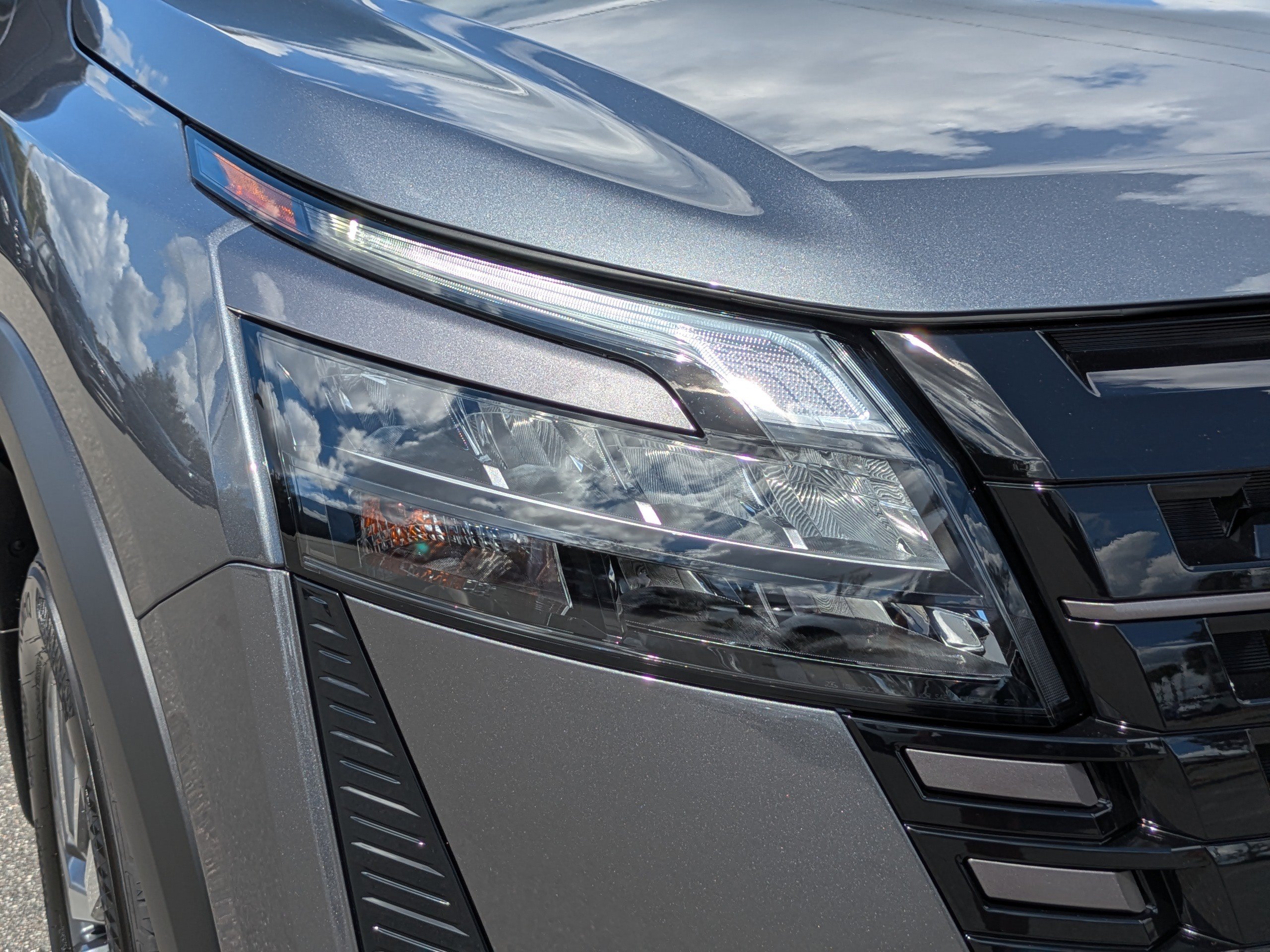 New 2026 Nissan Pathfinder SL FWD image 10