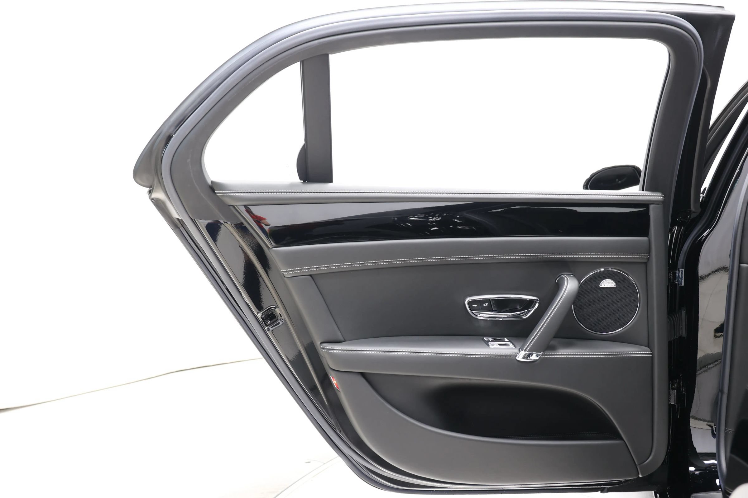 Used 2015 Bentley Flying Spur V8 AWD/4WD image 40