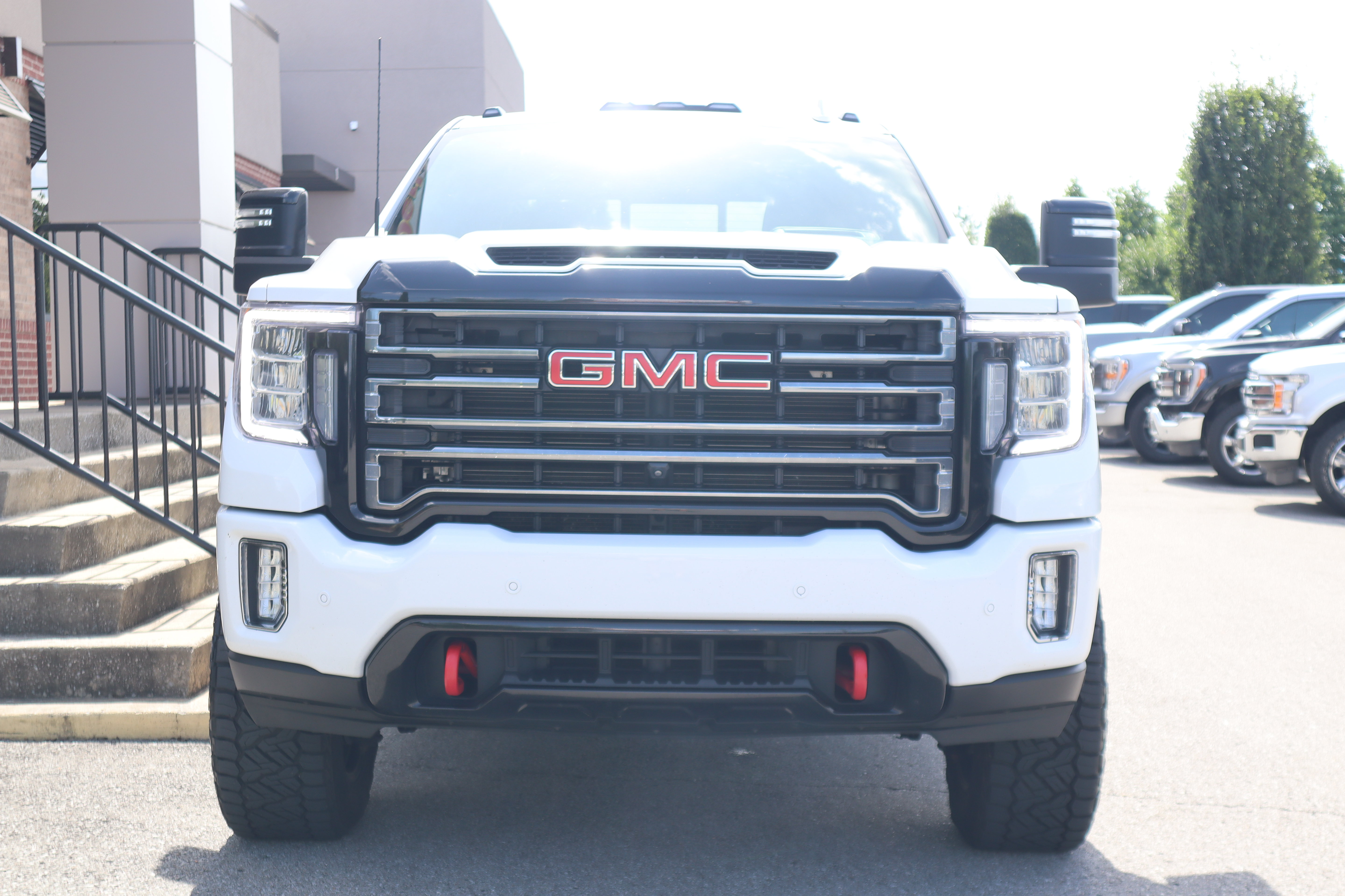 Used 2022 GMC Sierra 2500 AT4 w/ AT4 Premium Plus Package AWD/4WD image 4