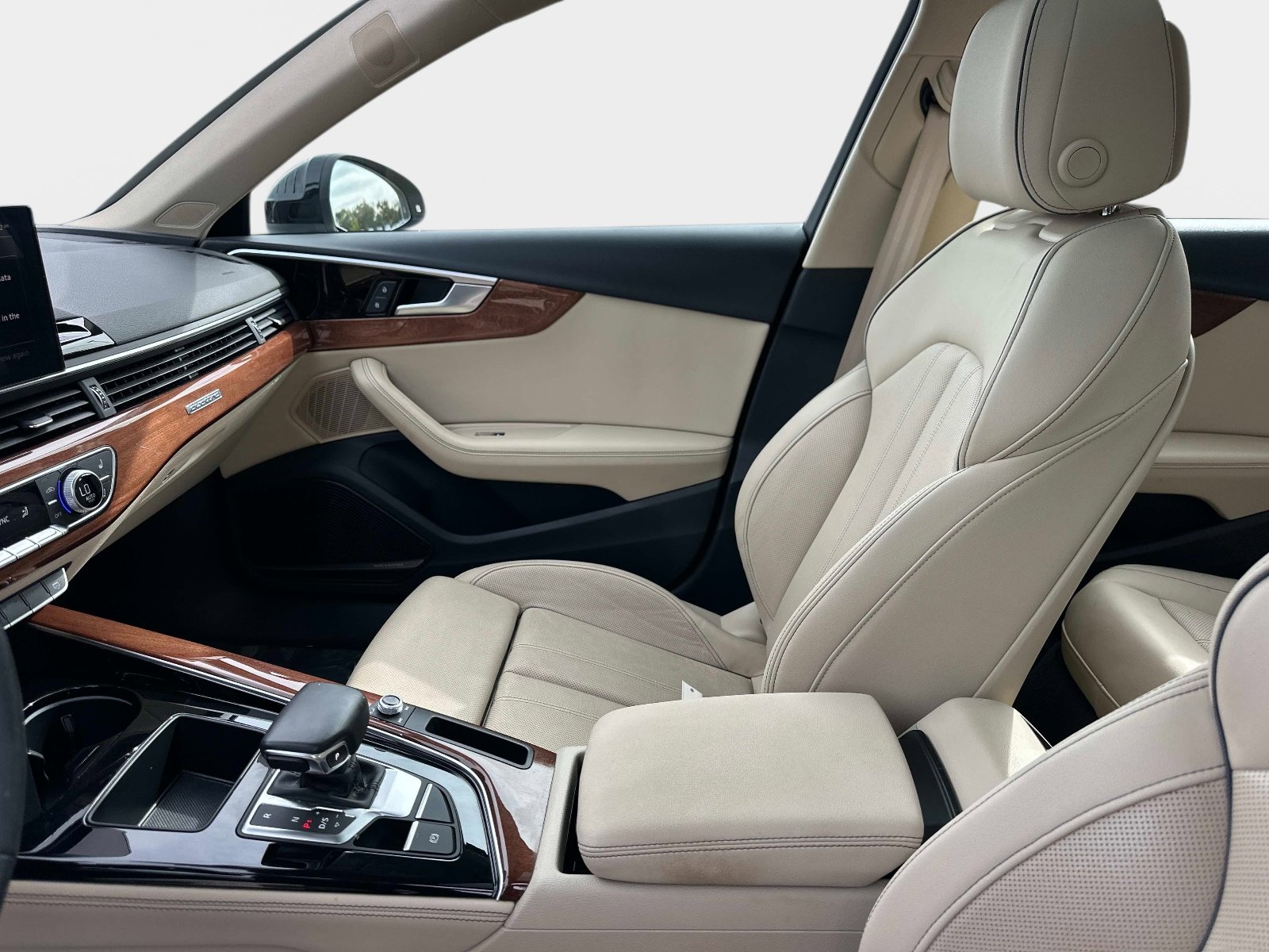 Used 2022 Audi A4 2.0T Premium Plus w/ Premium Plus Package image 24