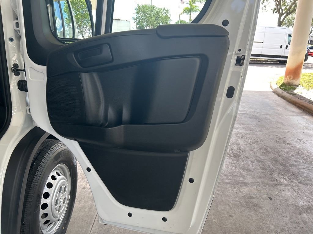 Used 2025 RAM ProMaster 2500 w/ Convenience Group FWD image 24