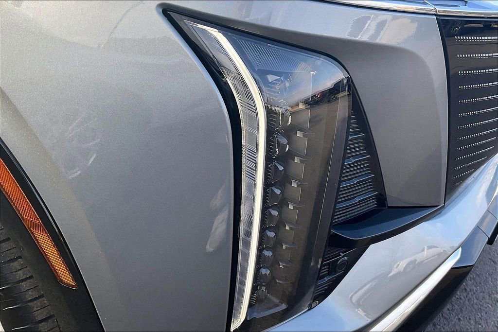 Used 2026 Cadillac Vistiq Luxury image 34