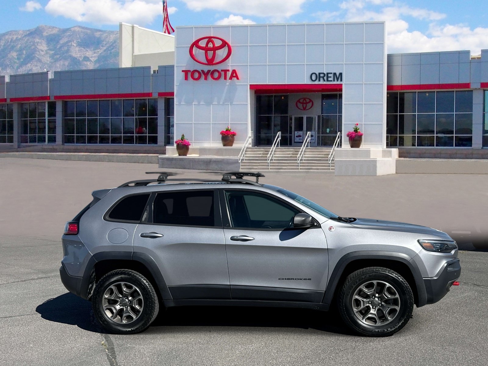 Used 2020 Jeep Cherokee Trailhawk w/ Comfort/Convenience Group AWD/4WD image 3
