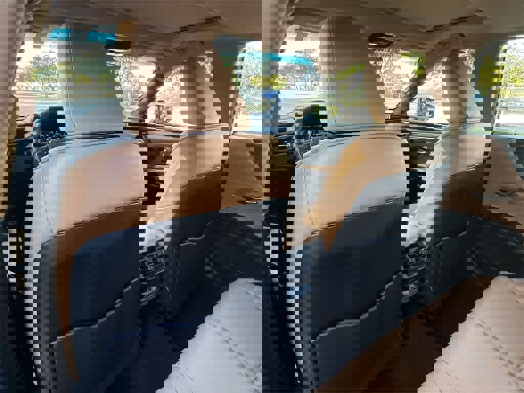 Used 2023 Lexus ES 350 w/ Accessory Package (Z1) image 23