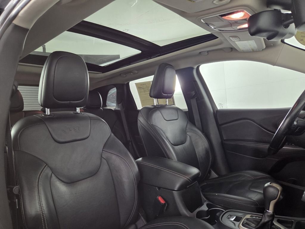 Used 2015 Jeep Cherokee Limited image 33