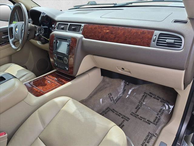 Used 2011 Chevrolet Suburban LTZ RWD image 24