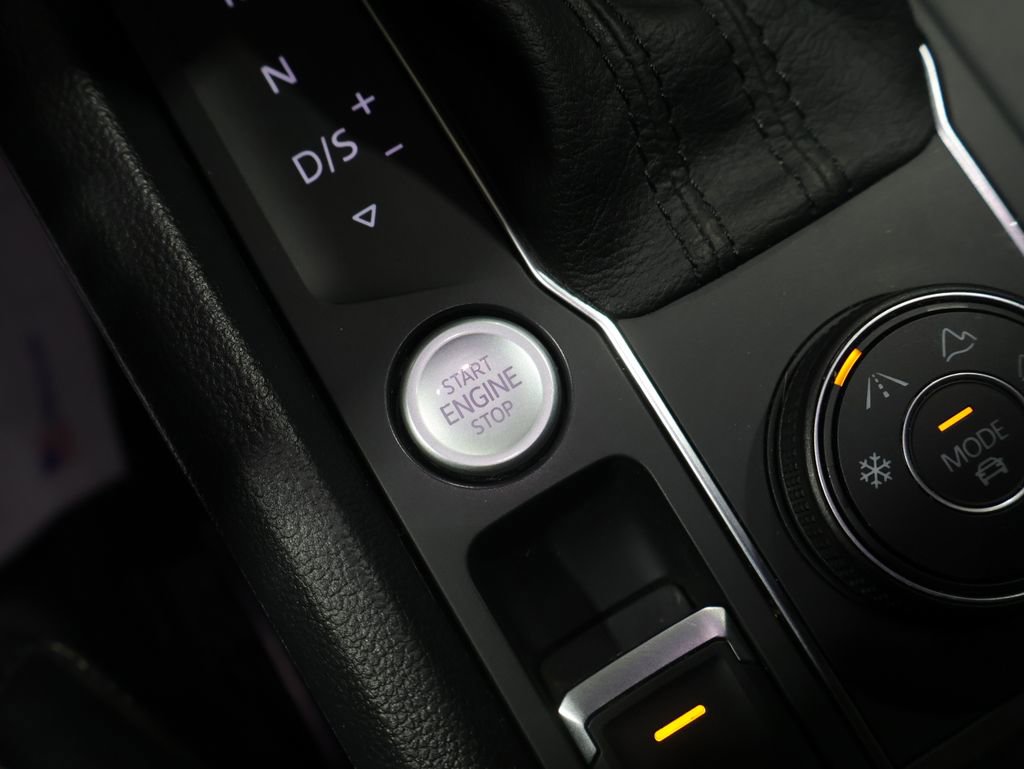 Used 2021 Volkswagen Atlas SE image 28