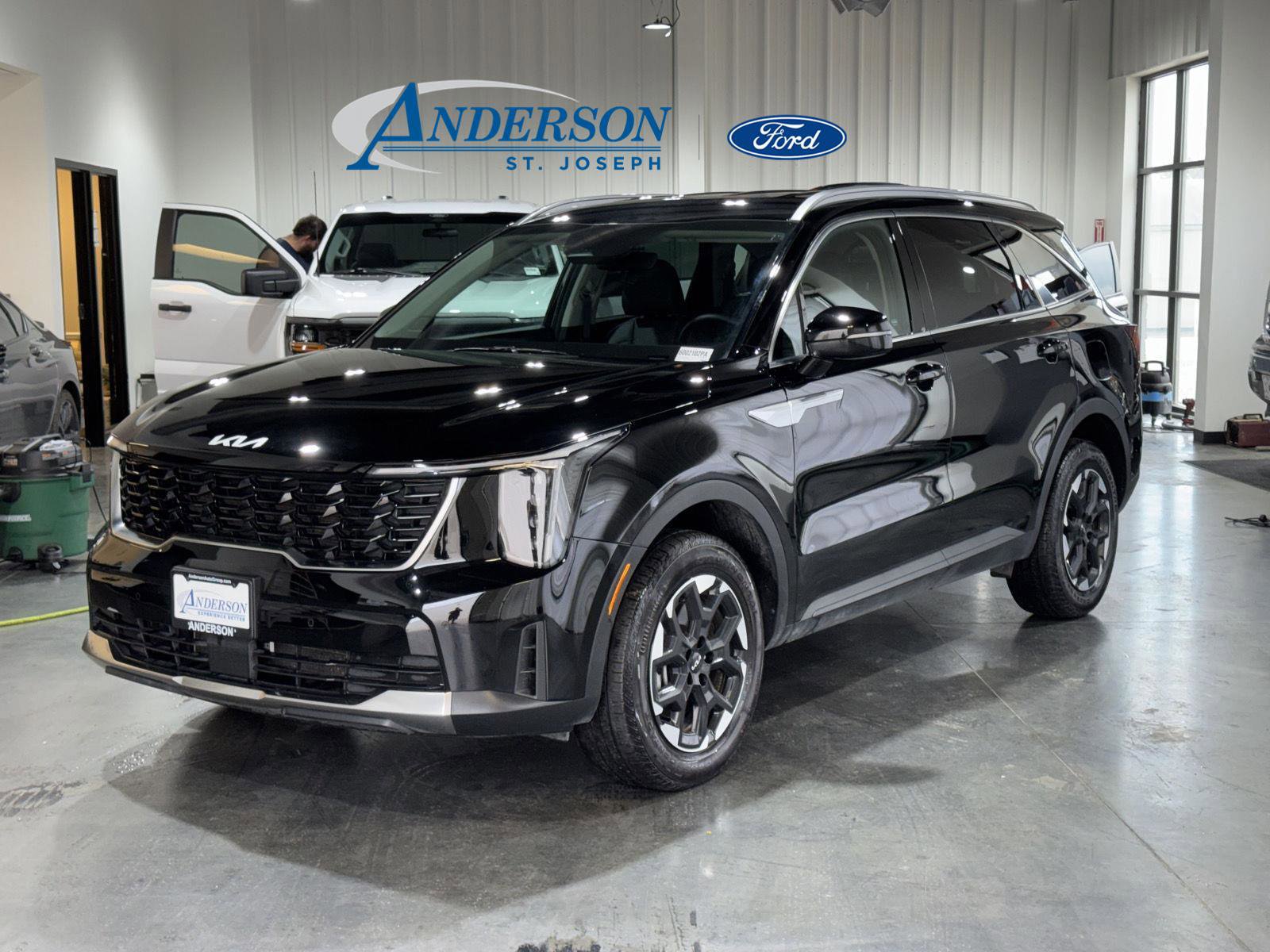 Used 2025 Kia Sorento S