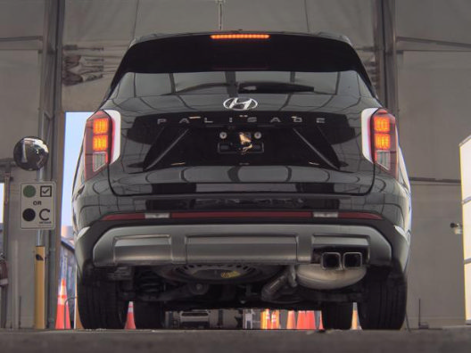 Used 2023 Hyundai Palisade Limited w/ Winter Package FWD image 7