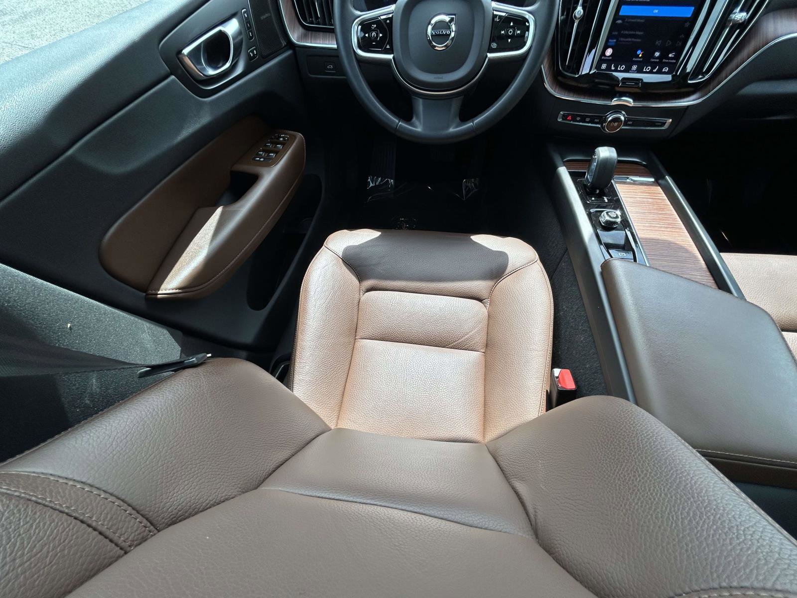 Certified 2024 Volvo XC60 B5 Plus image 14