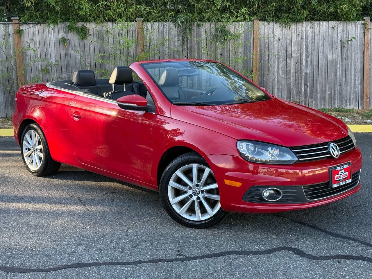 Used 2013 Volkswagen Eos Lux FWD image 3