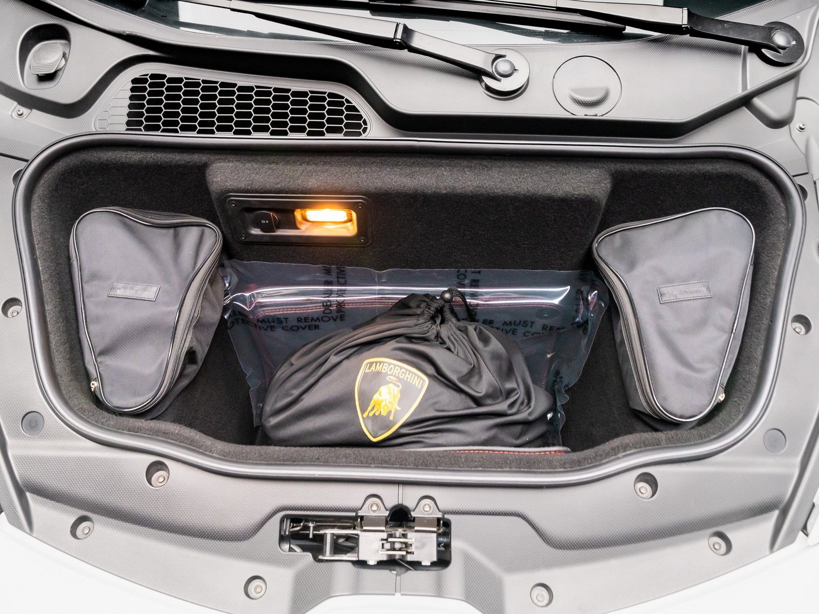 Used 2015 Lamborghini Huracan LP 610-4 image 36