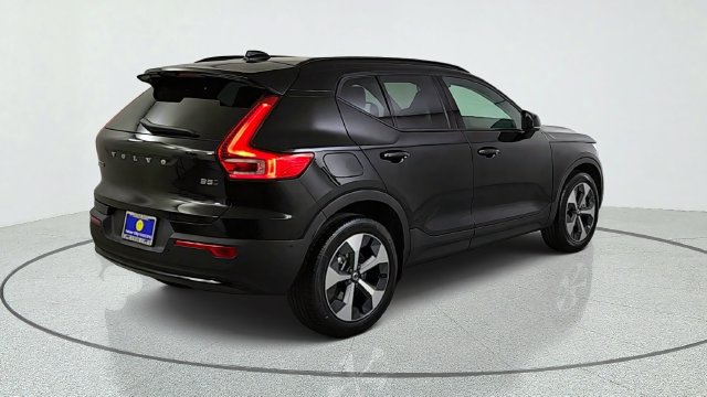 New 2026 Volvo XC40 B5 Plus w/ Protection Package Premier AWD/4WD image 7