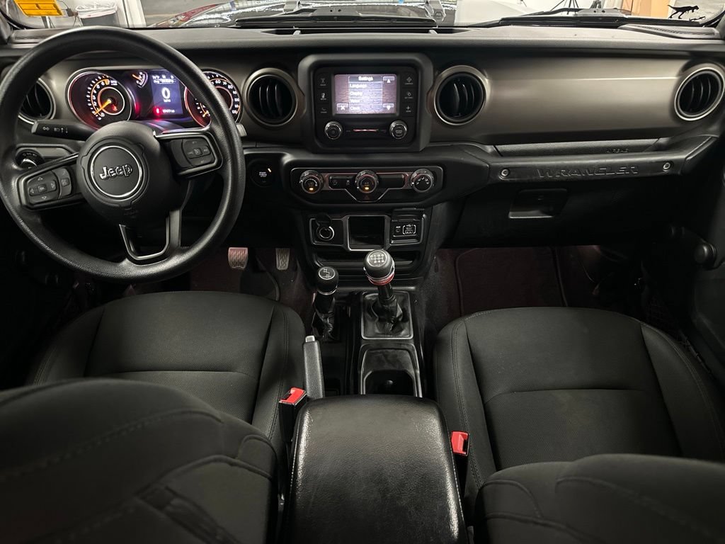 Used 2018 Jeep Wrangler Sport AWD/4WD image 3