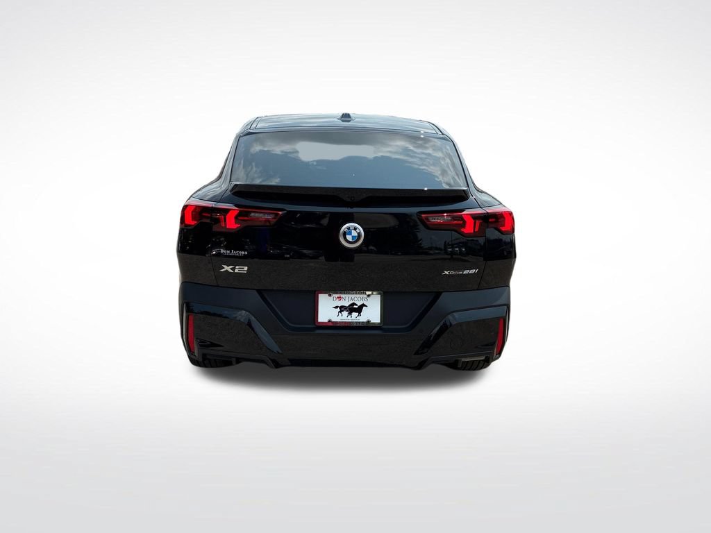 New 2026 BMW X2 xDrive28i w/ Technology Package AWD/4WD image 4