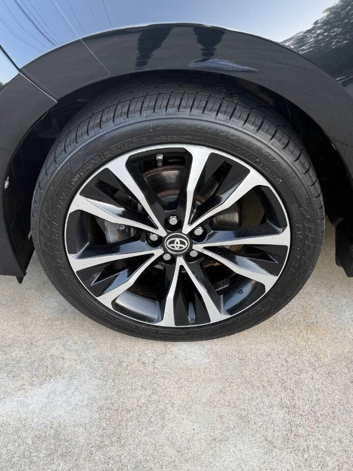 Used 2017 Toyota Corolla SE w/ Carpet Mat Package (TMS) FWD image 18