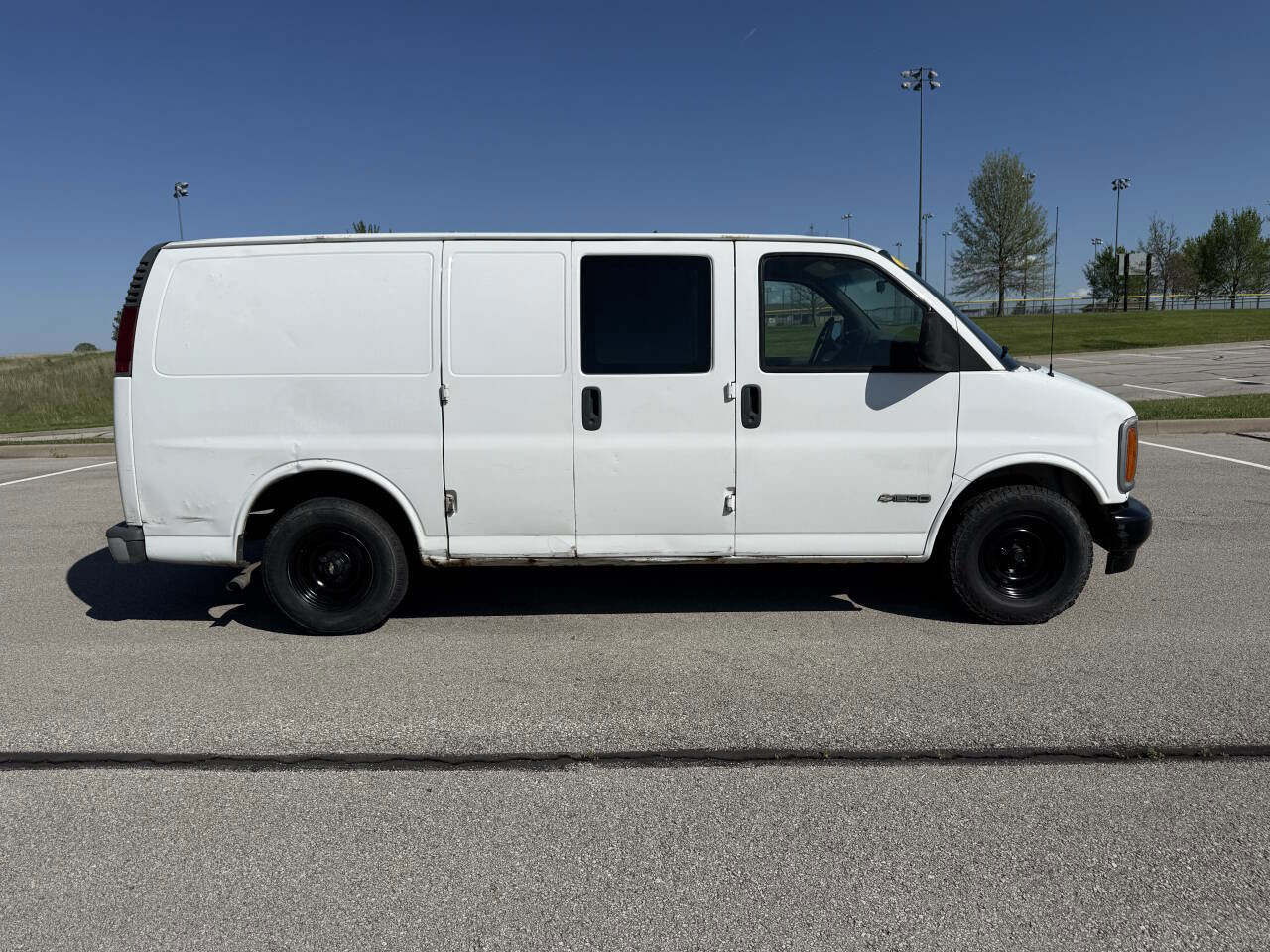 Used 2002 Chevrolet Express 1500 RWD image 3