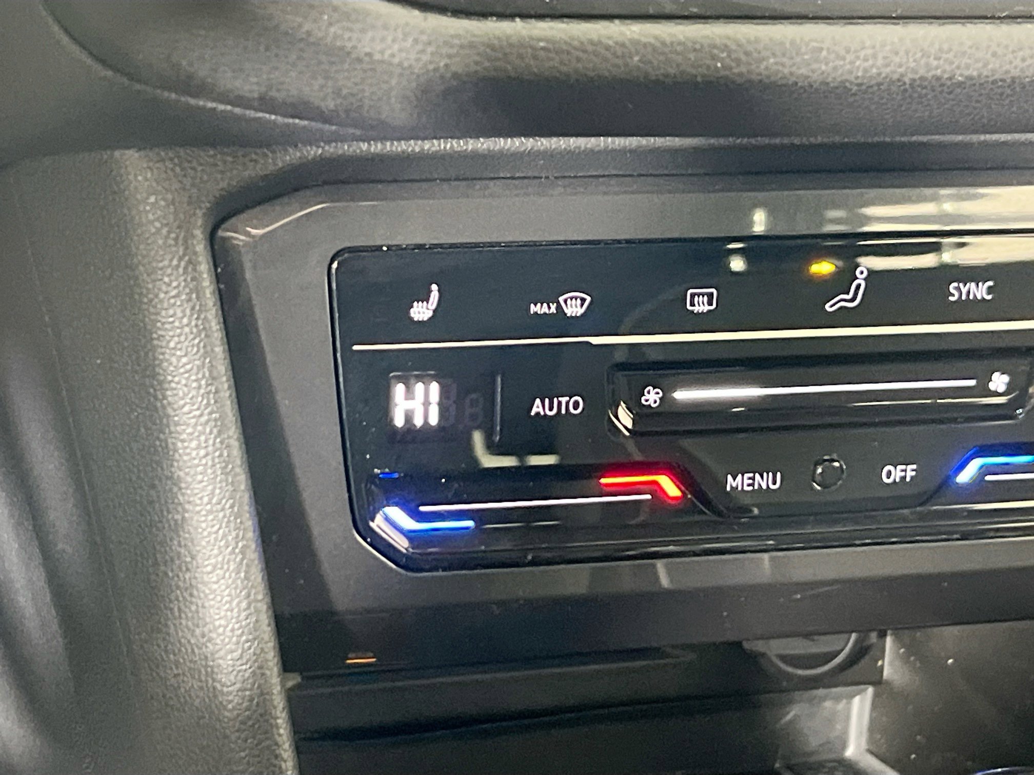 Used 2022 Volkswagen Tiguan SE image 19
