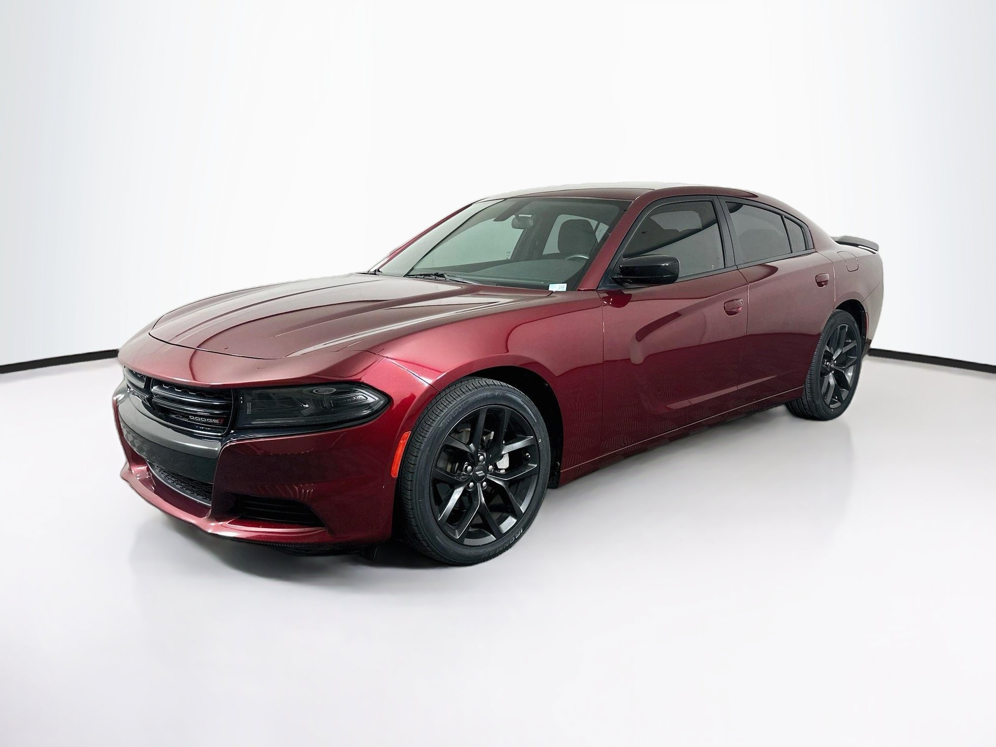 Used 2022 Dodge Charger SXT w/ Blacktop Package RWD image 3