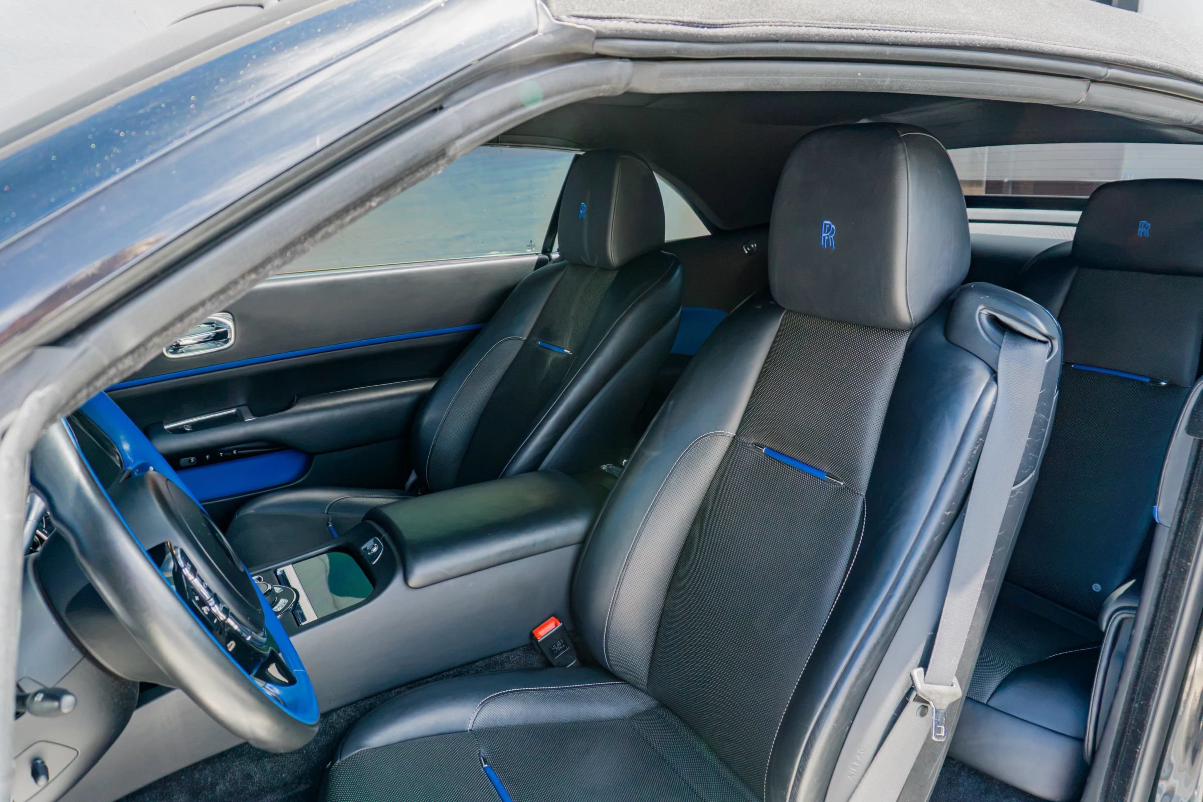 Used 2018 Rolls-Royce Dawn RWD image 50