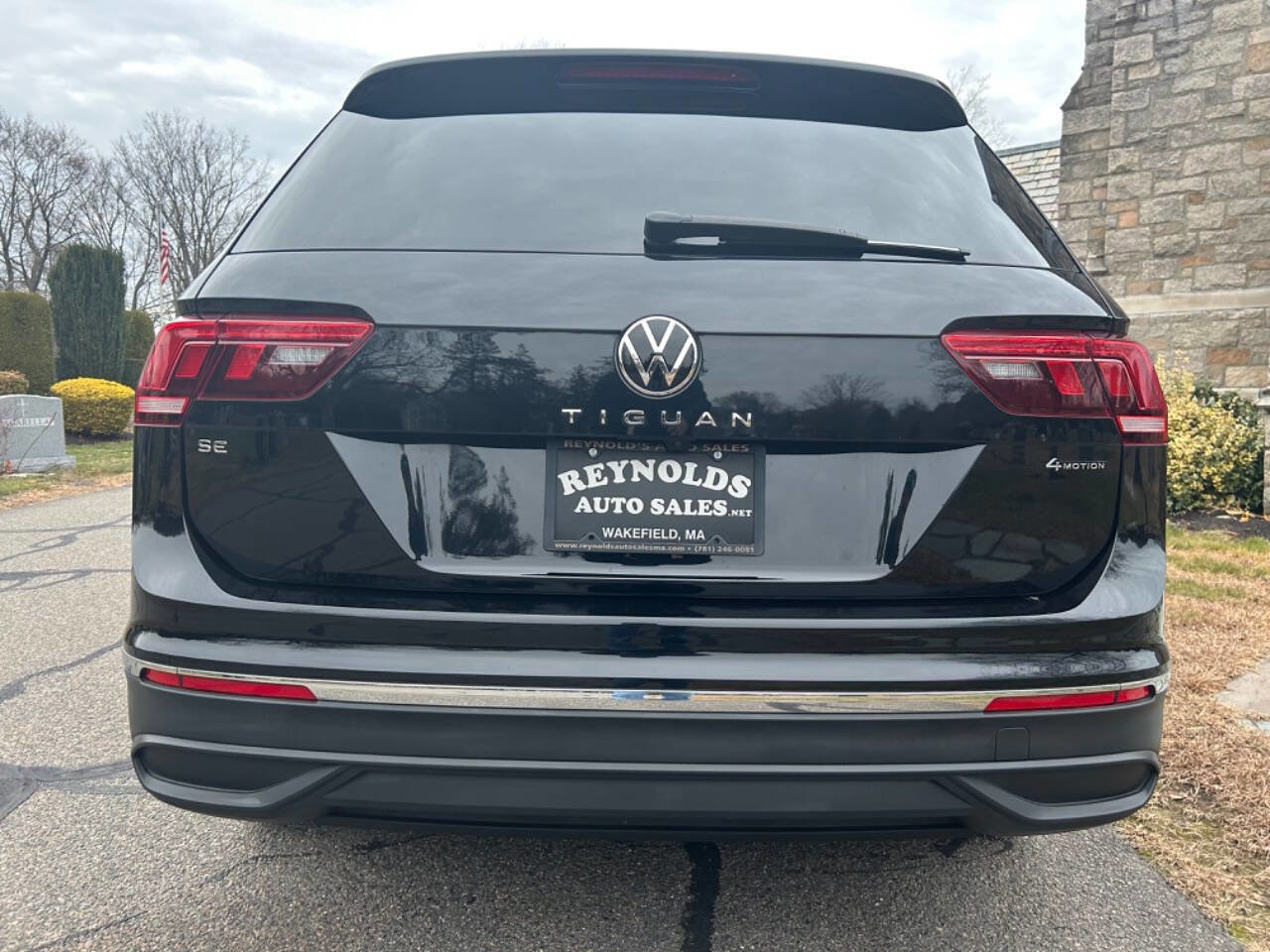 Used 2022 Volkswagen Tiguan SE image 43