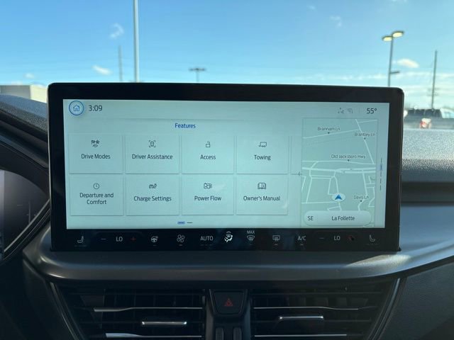 New 2026 Ford Escape SE w/ Class II Trailer Tow Package image 17